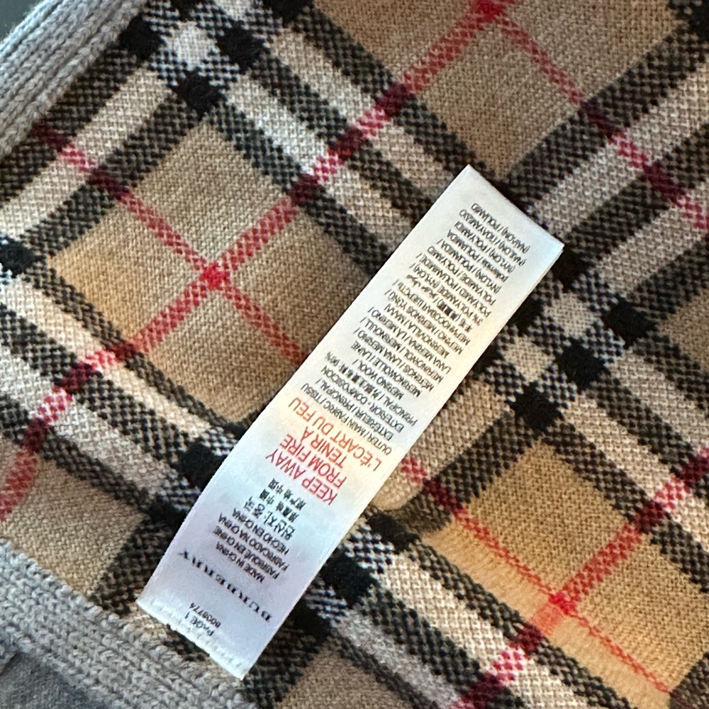 Burberry Gray Poncho with Plaid Accent - Picture 13 of 13
